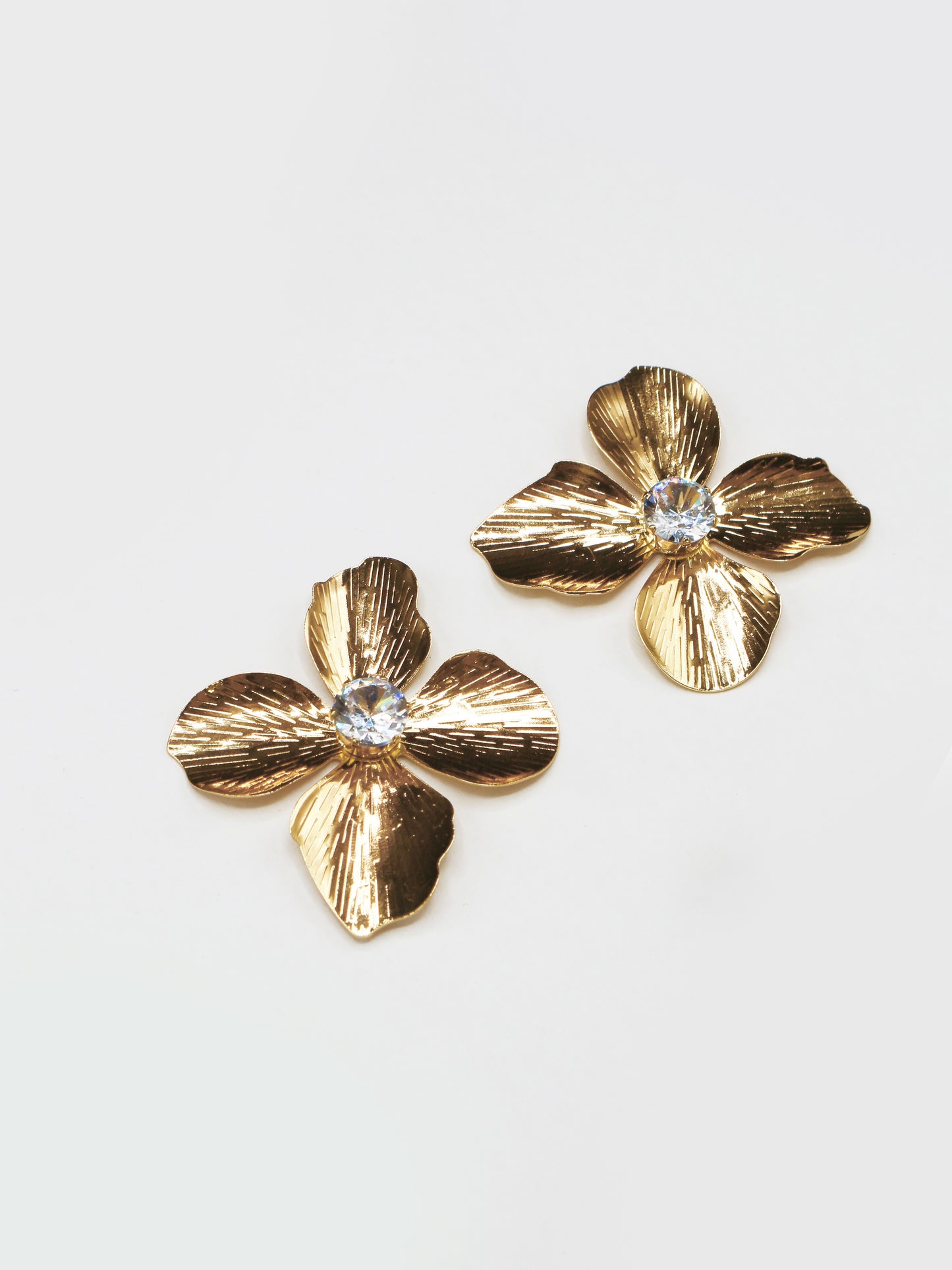BRINCOS FLOR DIAMANTE