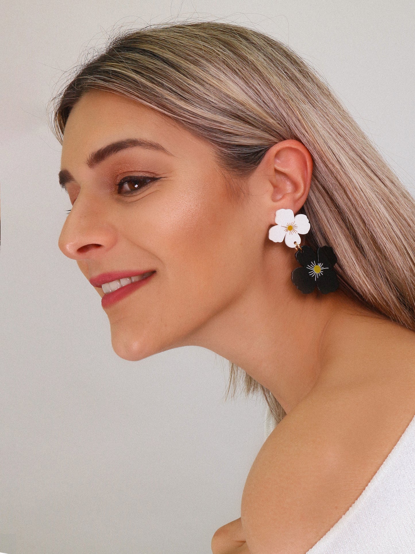 BRINCOS DUAS FLORES
