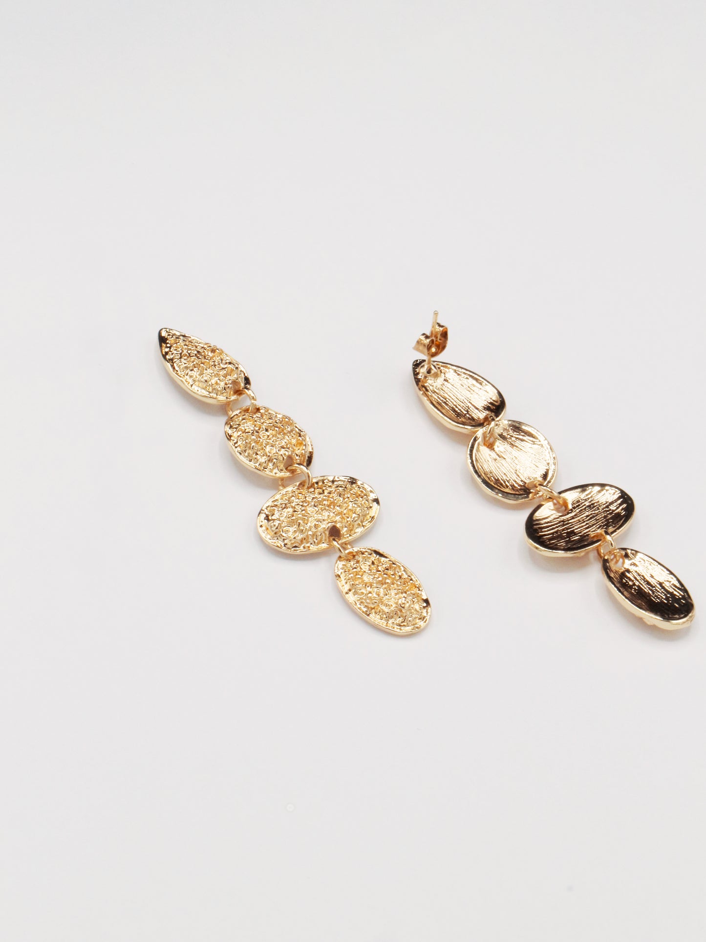 BRINCOS PENDENTES TEXTURADOS