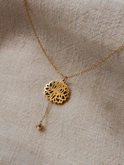 COLAR FLOR DE LÓTUS COM PENDENTE
